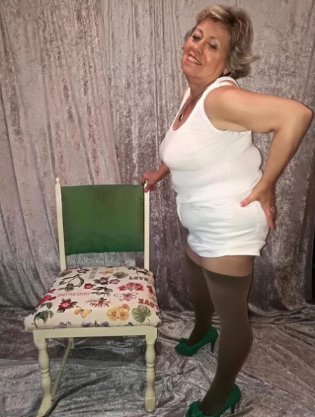 lesbi mommy girl big asses erotic pic