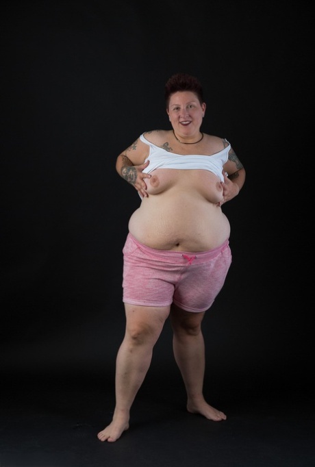 fat girl piss hot naked photo