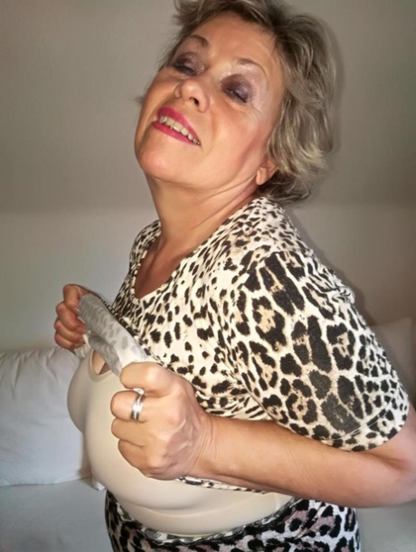 fat women eating free porn photo