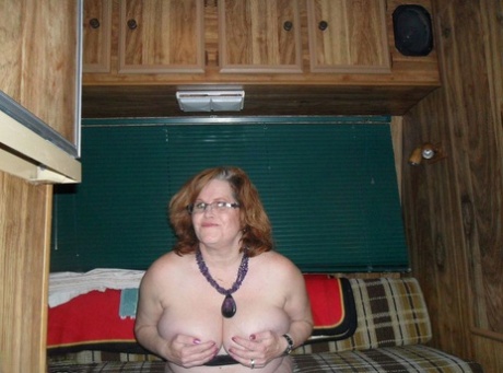 curvy lesbian kissing outside top pics
