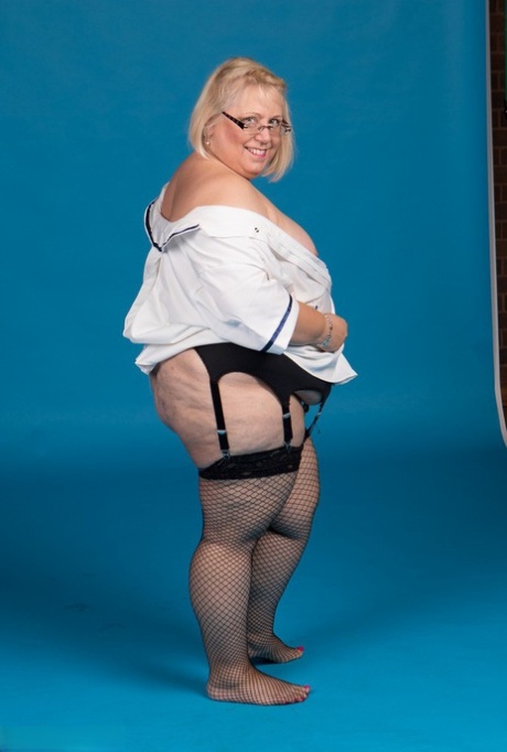 thick goth bbw nude photo