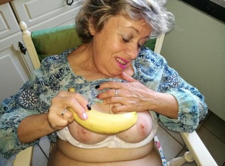 lesbian bbw facesitting domination asslicks hot naked pictures