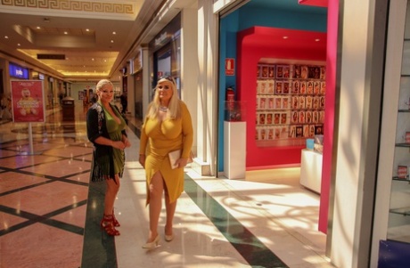 milf angi chubby parade sexy photo