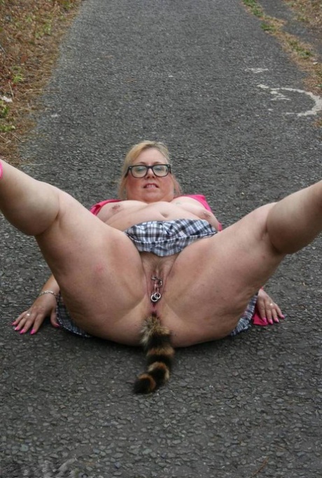 dominika fat old granny nude img
