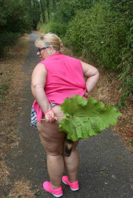 thick n juicy naked images