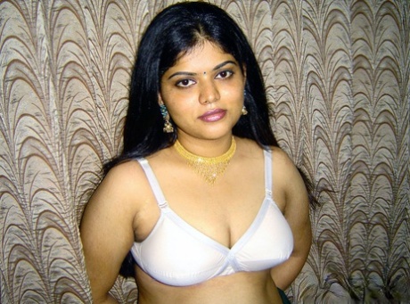 sweaty curvy free nude photos