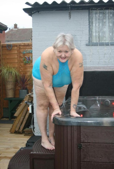 thick ebony casting naked image
