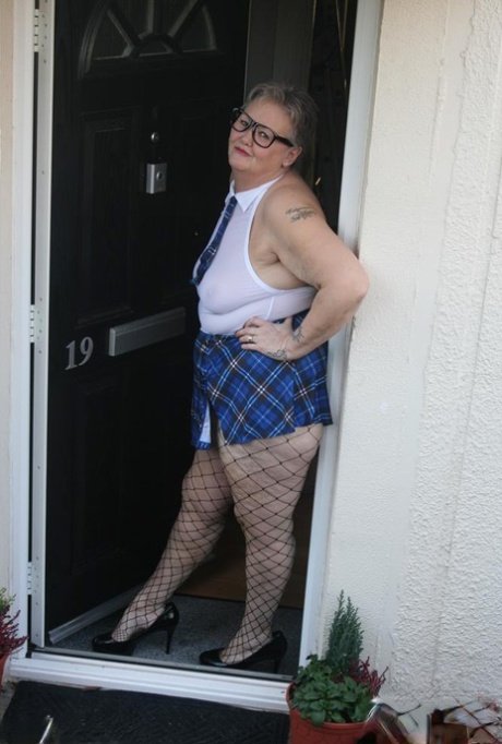 porn japan curvy top image