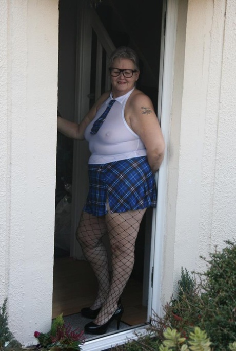 big ass housewife face sitting on her slave top gallery