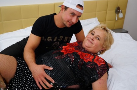ssbbw showe moto anal nudes images