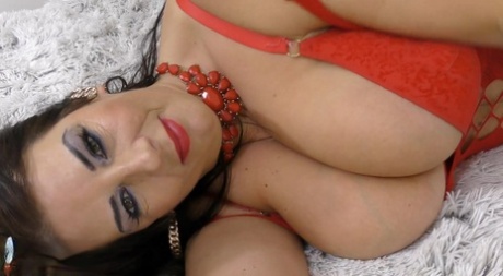 curvy lesbian threesome adult archive