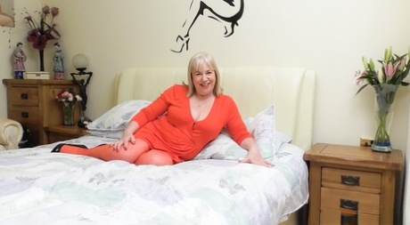 curvy fat granny solo masturbation sexy nude photos
