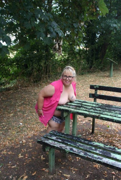 curvy legal age teenager knows how to suck rods beautiful naked pic