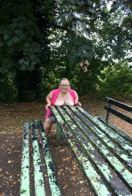 chunky cocksucker next door sexy photos