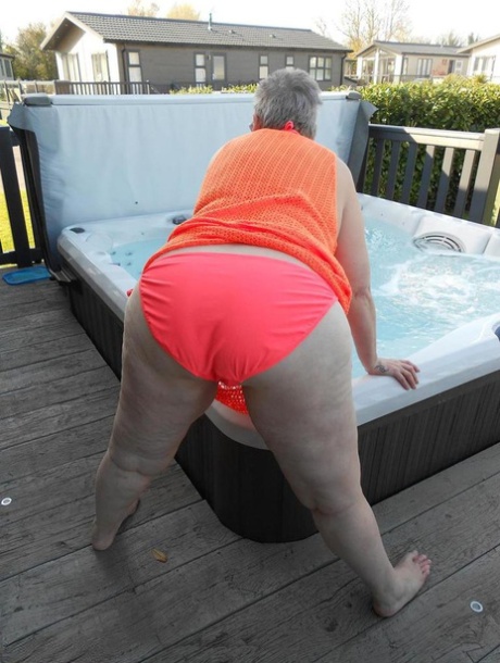 curvy velma sexy nude img