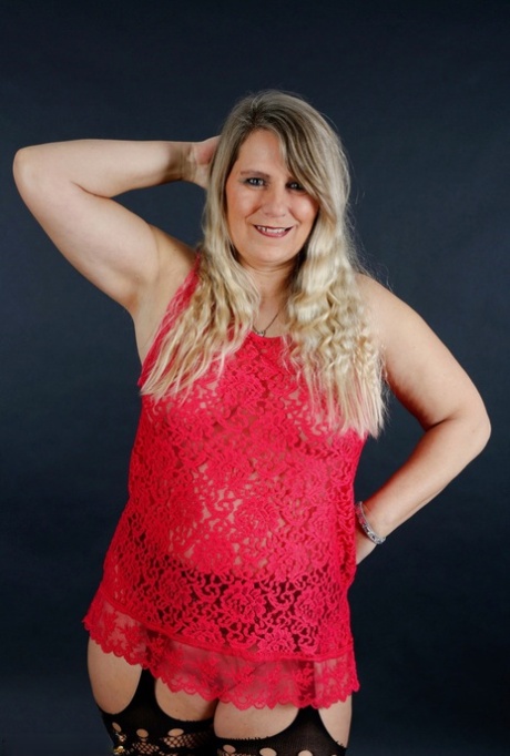 mercedes llano casual curvy zishy hotty stop sexy photo