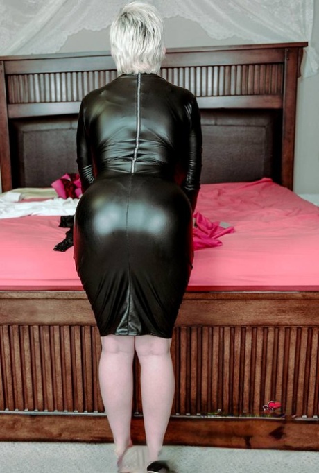 she is so fat and he likes it nice pics