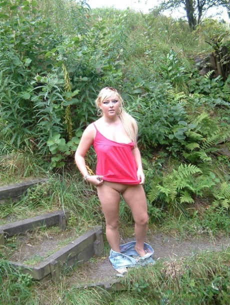 busty bbw reveals her tits hot naked image