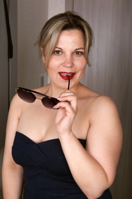 fat bitch in pantyhoses riding big dick free sex archive