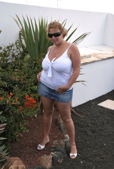 the girl makes a fisting of her fat girlfriend with a hairy pussy beautiful xxx picture