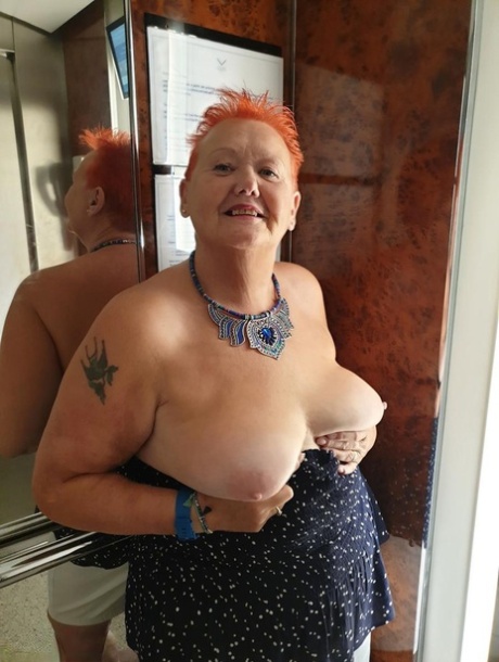 bbw submissive white milf shows her ass and gets spanked free porn pics