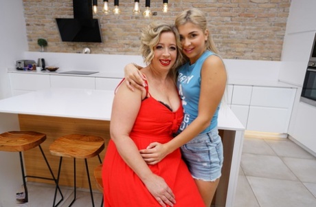 sunay thick hot nude galleries