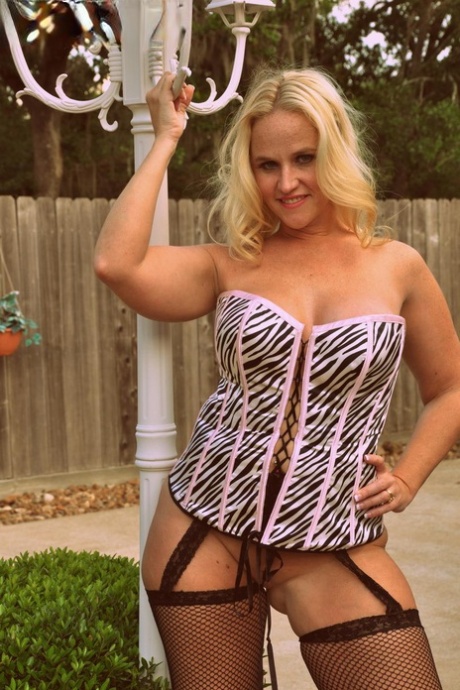 hot fat black girl free nude images