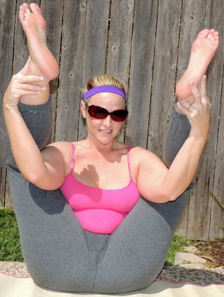 thick thigh furry free naked galleries