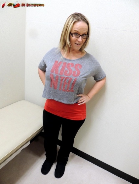 curvy nurse costime porno pictures