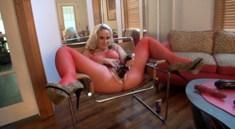 amateur played fat pussy live show art naked pic