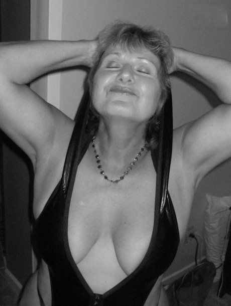 big tit chubby realtor fucks new client art nude gallery