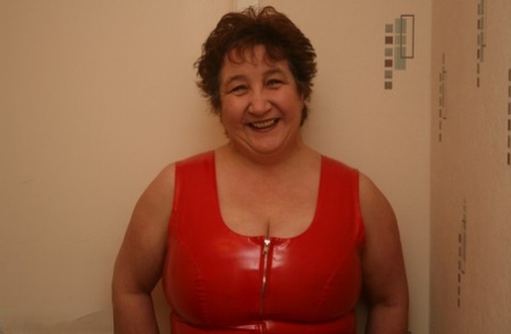 voluptuous pov beauty top pictures