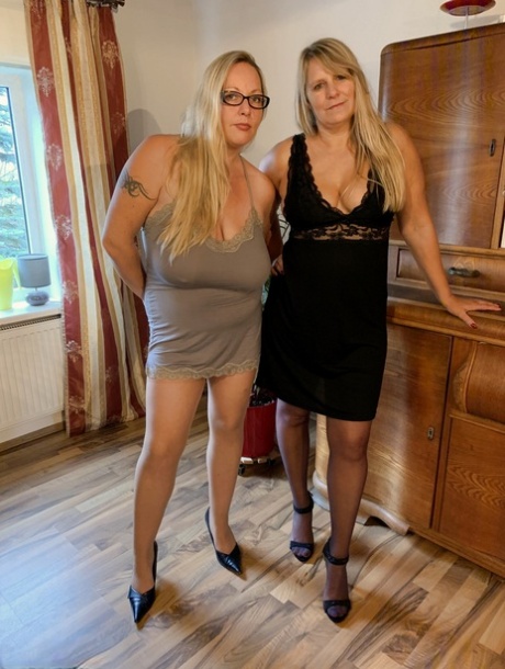 thick thigh step sis xxx gallery