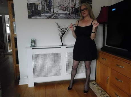 big booty milf mature naked solo erotic images