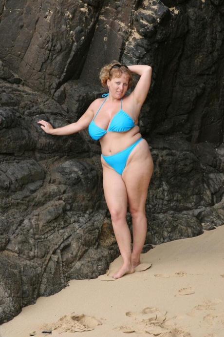 british bbw wife shared pretty photos