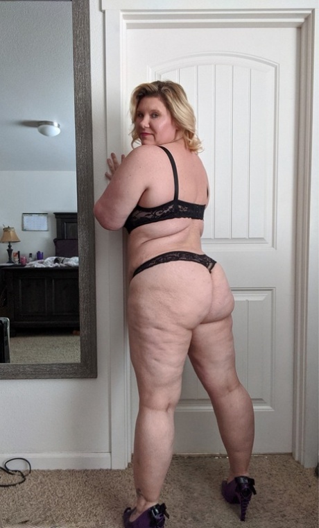 busty mature redhead bbw nudes gallery