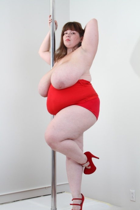 bbws wearing lingerie in public porno galleries