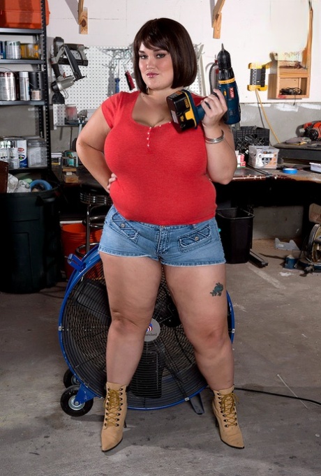 thick goth girl solo beautiful porn photos