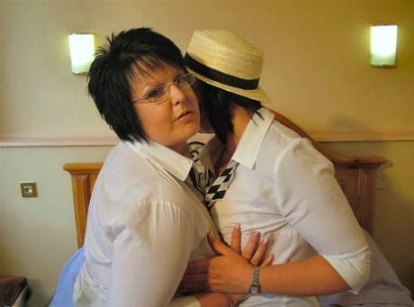 bbw lesbian russian mature naked pictures