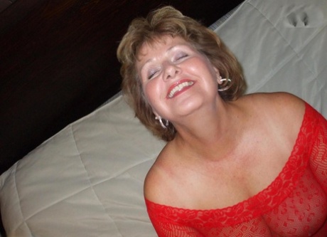 voluptuous bombshell fucks with fucker nude archive