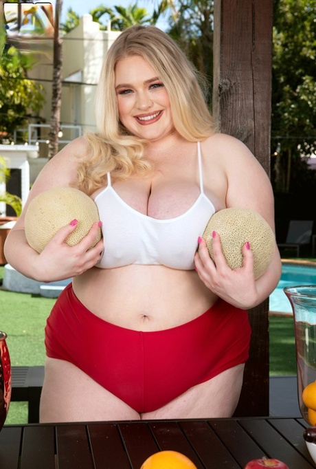 thick tits free sexy gallery
