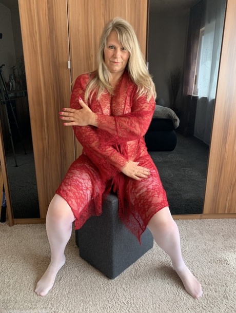 fuck girl plump belly porno image