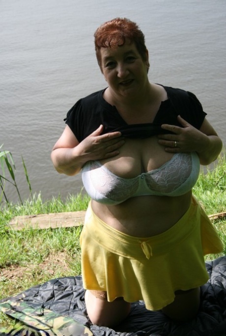 thick elastic girl naked images