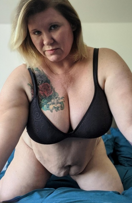 bikini busty big ass hot naked gallery