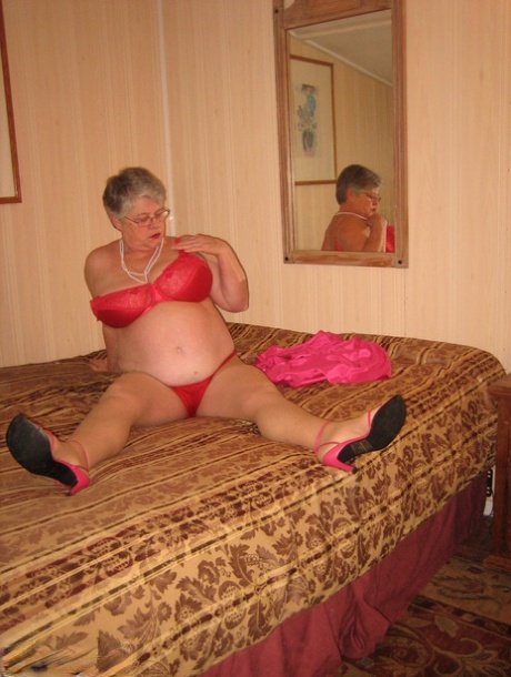 chubby granny threesome sexy xxx pictures