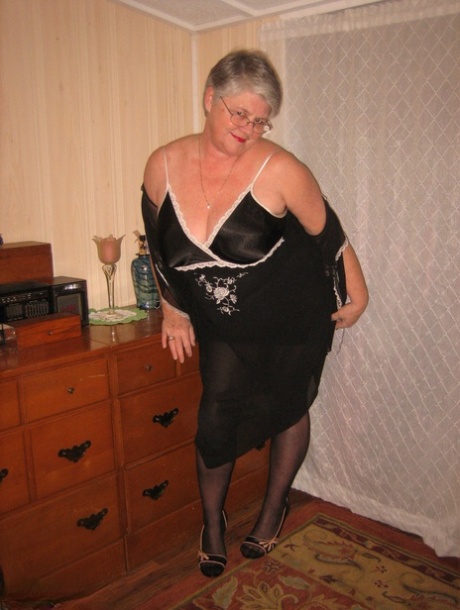 gorgeous sexy curvy nude women beautiful naked img