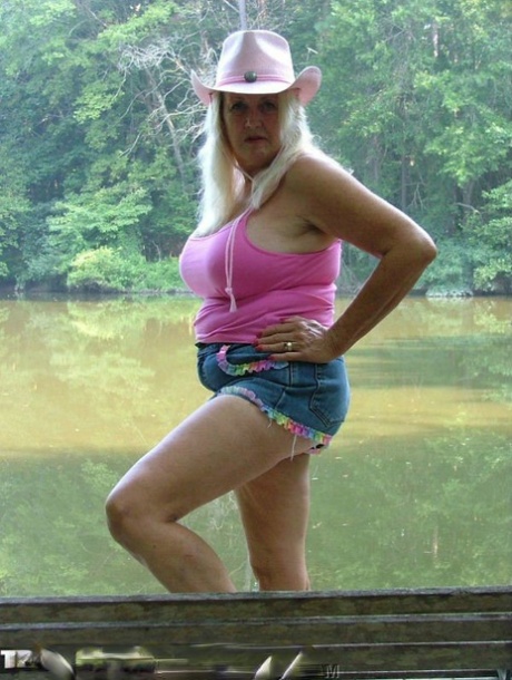 hungary bbw art porn galleries