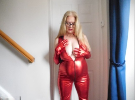 tall curvy mom porno photos