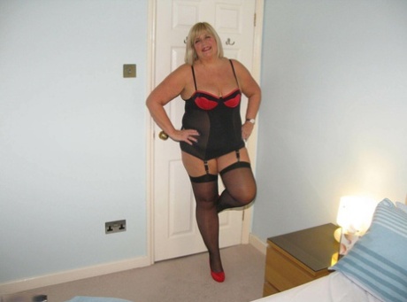 thick white slut interracial adult pic