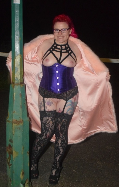 thick alternative girl sexy gallery